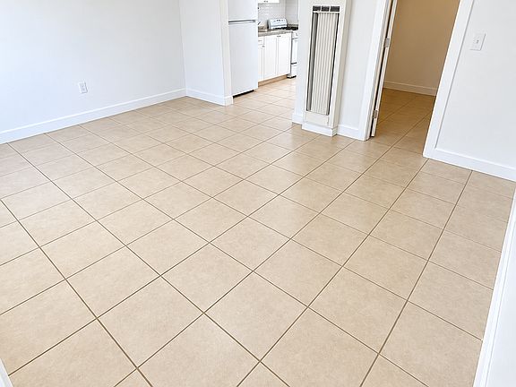 4th image of 1735 Wiley St APT 6