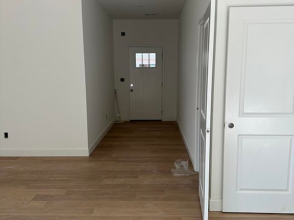 4th image of 3418 Majestic Hills Way