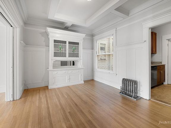 4th image of 2400 Van Ness Ave #N9