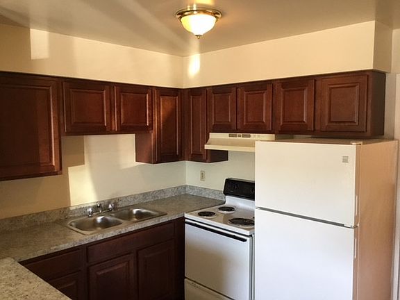 3rd image of 1444 Kingston Ave APT B
