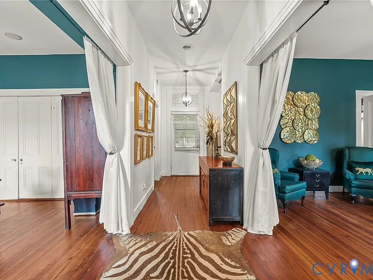 416 W Washington St — Photo 3