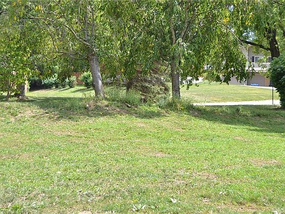2nd image of 2821 Edwin Dr