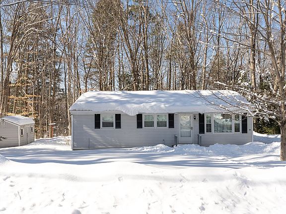 2nd image of 54 Woodland Grove Road
