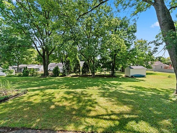 2nd image of 3345 Glen Oaks Dr