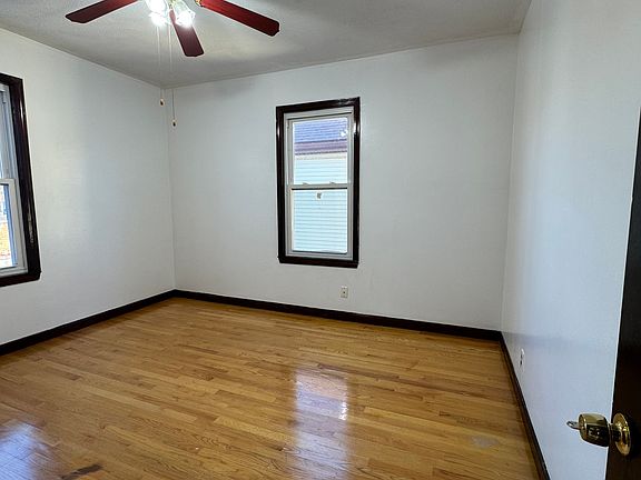 5th image of 190 Sylvan St #188