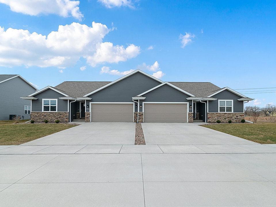 1st image of 2921 Sabal Oak Dr