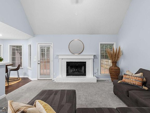 4th image of 106 Hearthstone Dr