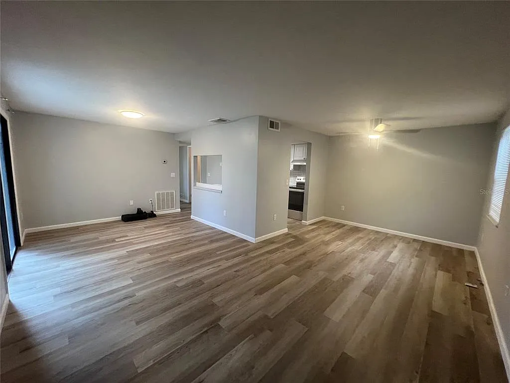 2 bed, 2.0 bath, 960 sqft, $1,300 — Photo 3