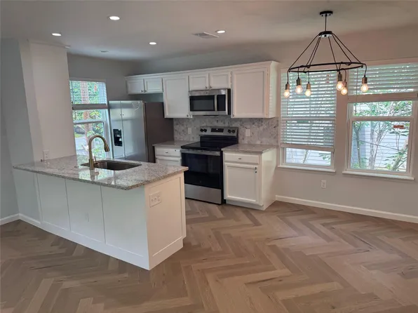 1604 W 40th St #B, Austin, TX 78756