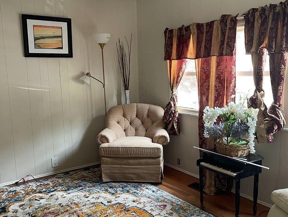 1st image of 37 Hubbard #67