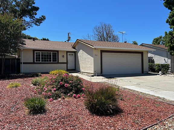 2nd image of 3227 Bourgeois Way