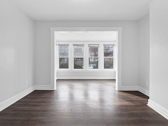 2nd image of 821 Parker St APT 1