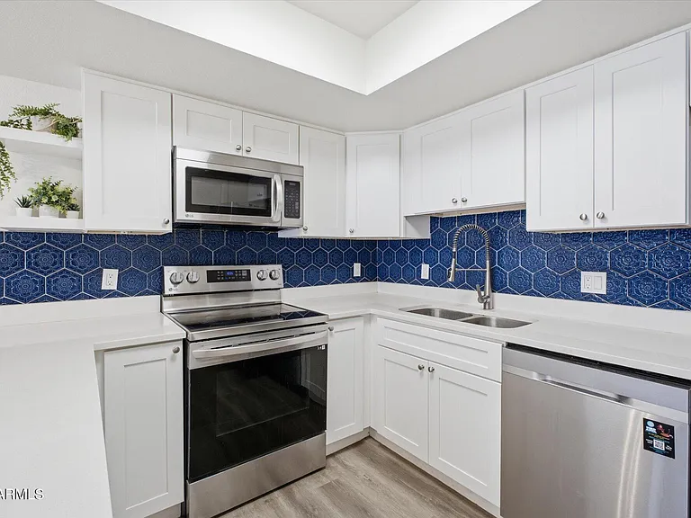 2143 E Center Ln #1 — Photo 4