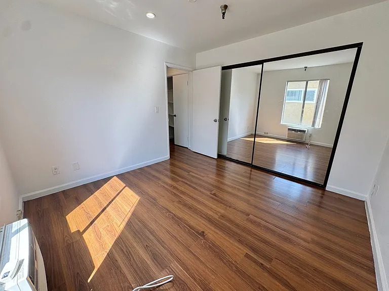 3746 Mentone Ave — Photo 16