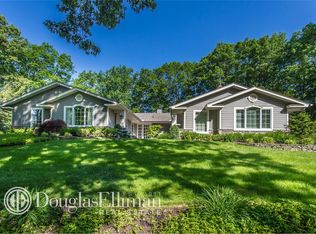 3 Whittock Ln, Melville, NY 11747