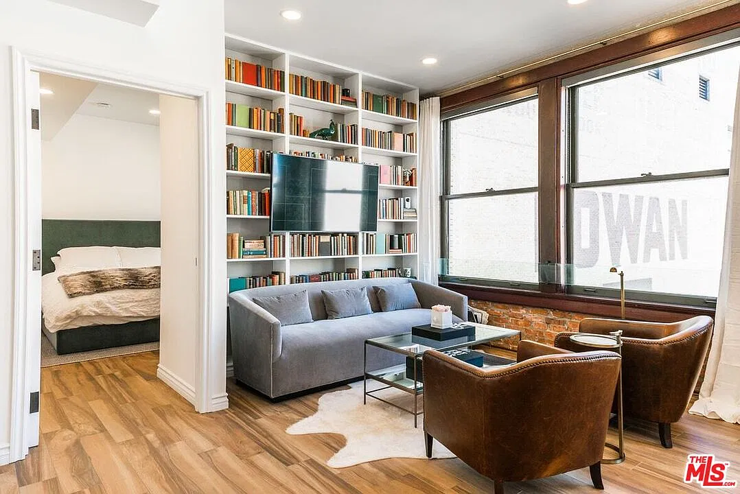 2 bed, 2.0 bath, 1260 sqft, $5,500 — Photo 2