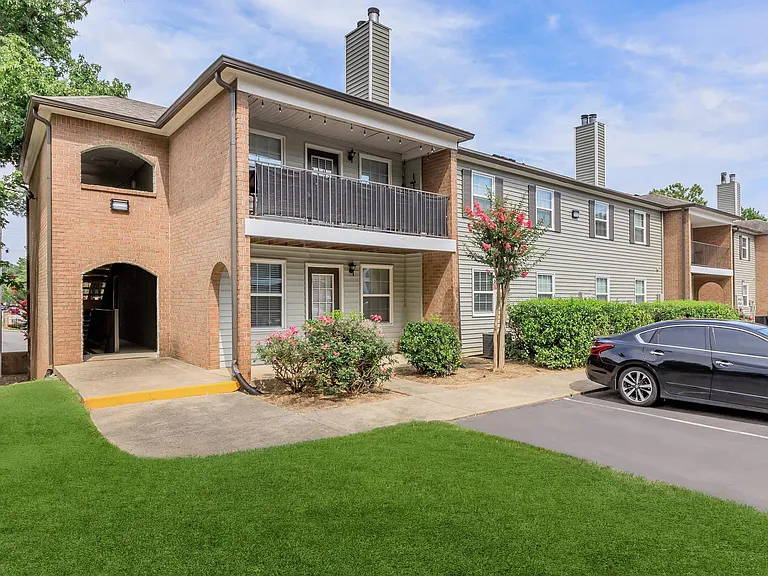 British Woods Apartments — Photo 38