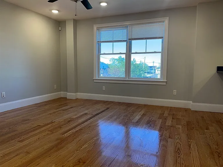45 Spring St #6 — Photo 7