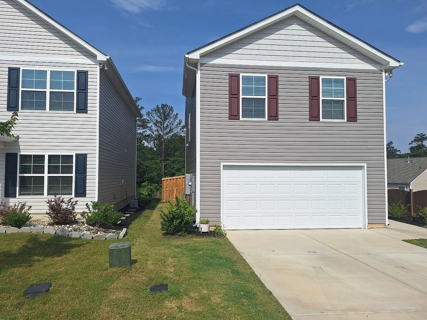4 bed, 2.5 bath, 2000 sqft, $2,300 — Photo 4