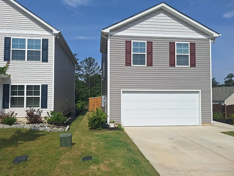 205 Dunham Rd — Photo 4