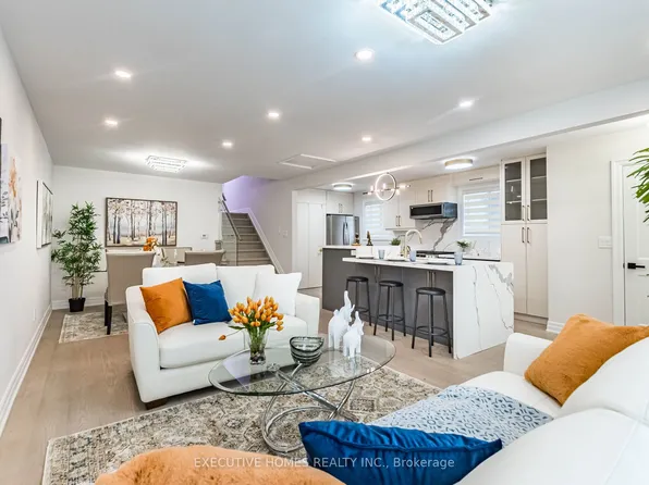 2685 Windjammer Rd, Mississauga, ON L5L 1T3