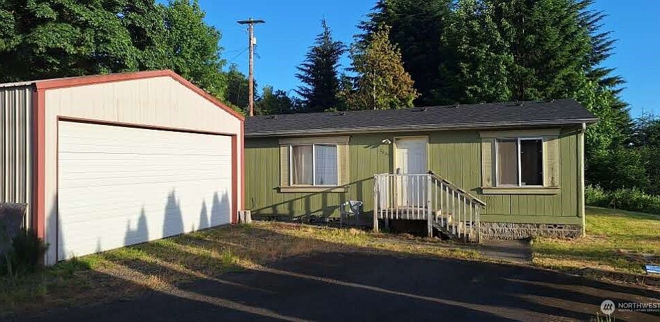 1st image of 1009 NE Soland Court