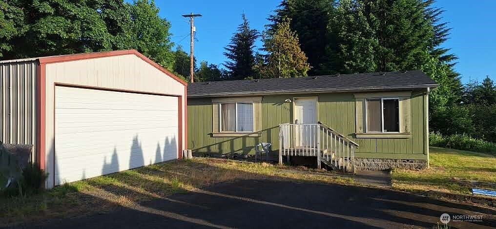 1st image of 1009 NE Soland Court