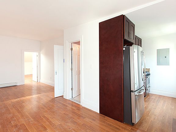 3rd image of 106 Hancock St APT 4