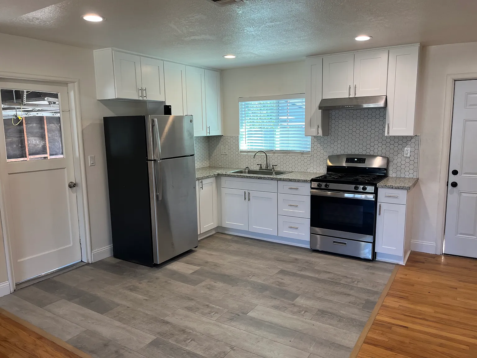 112 E Atlee St — Photo 3