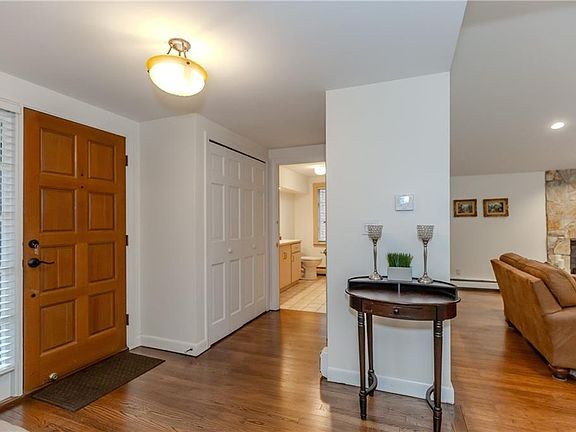 5th image of 7 White Birch Rd