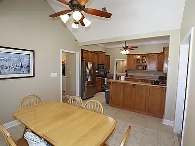 Eat in kitchen

139 Addington Drive