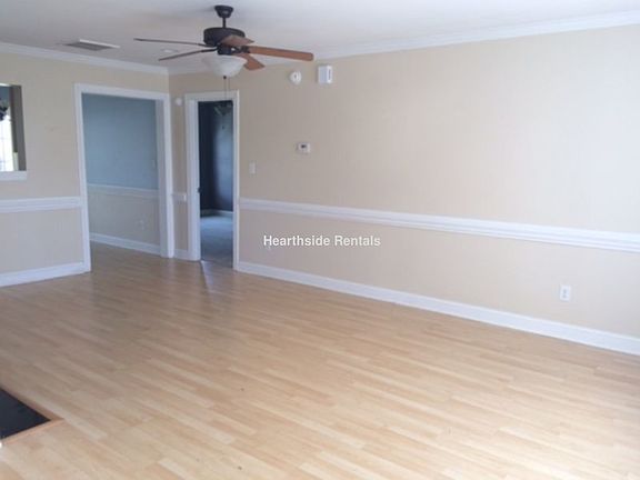 3rd image of 2055B Cambria Dr