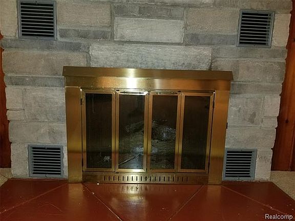 4th image of 3096 Elmwood Dr