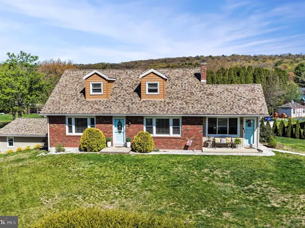 915 E Elizabeth Dr, Orwigsburg, PA 17961