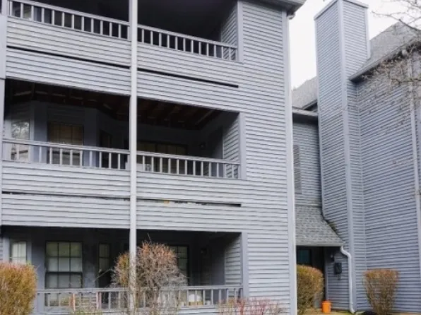 809 Woodhaven Dr, Edison, NJ 08817