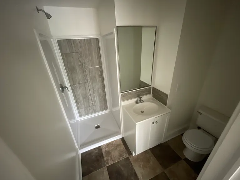 911 3rd Ave N #6 — Photo 2