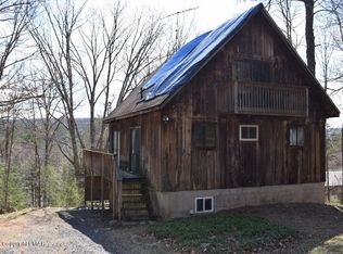 34 Abbey Ln, Bushkill, PA 18324