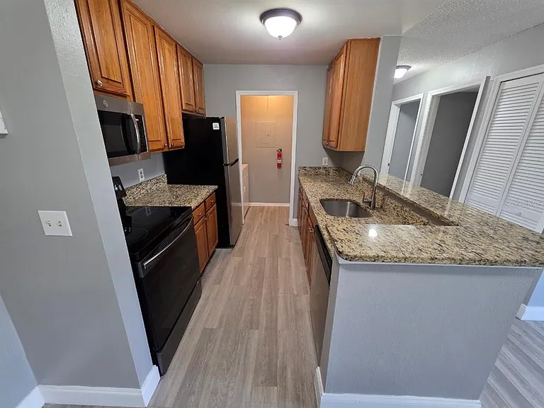 6130 Westgate Dr #102 — Photo 16