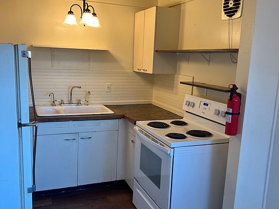 4th image of 2700 E Yesler Way #105