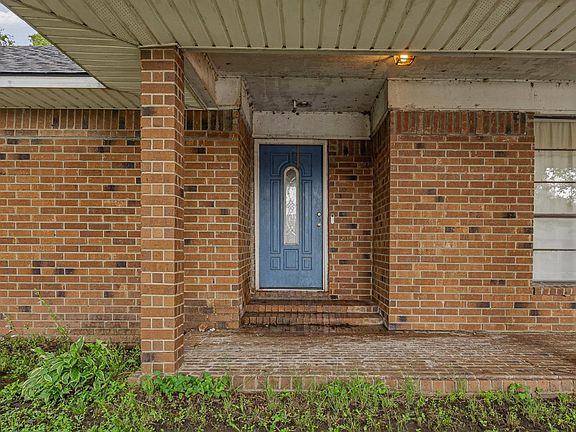 4th image of 406 Ash St