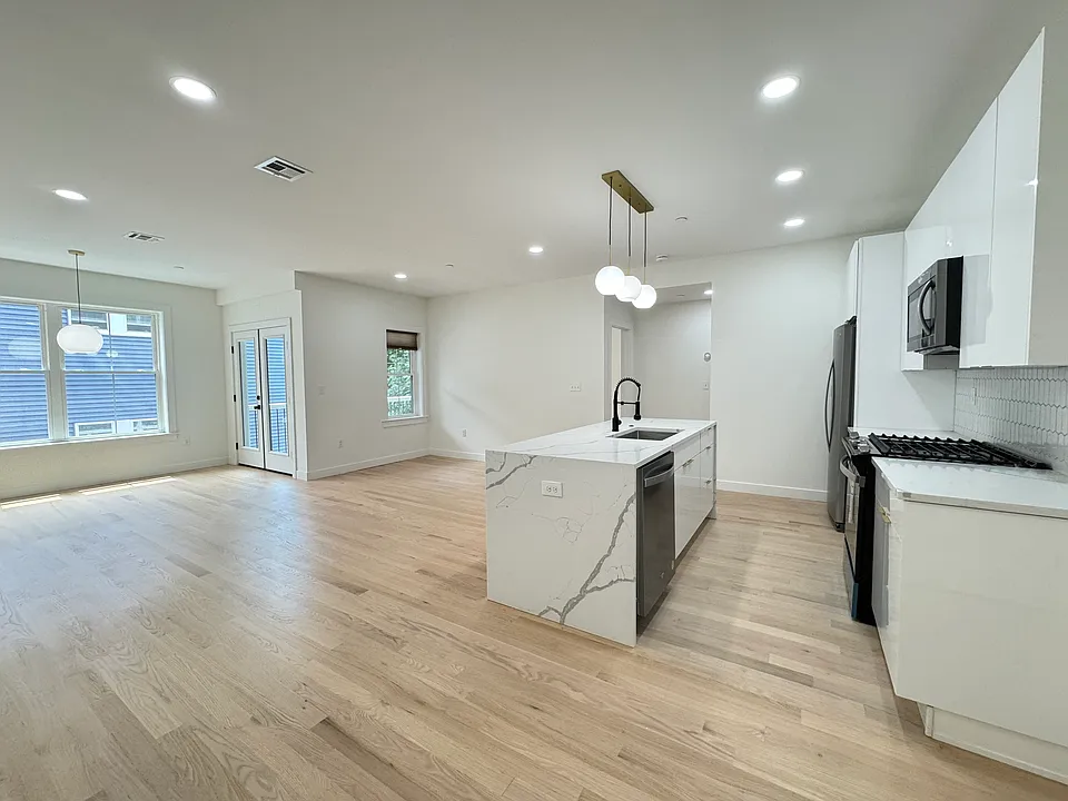 43 Withington St #4