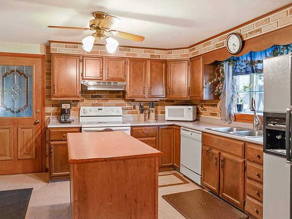 3rd image of 5112 Autumn Ln