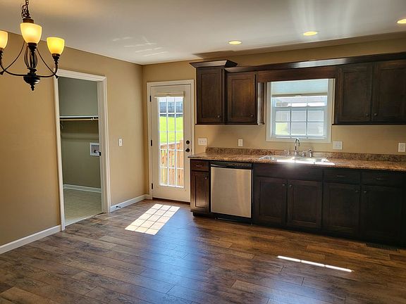 5th image of 804 Boyd Ave