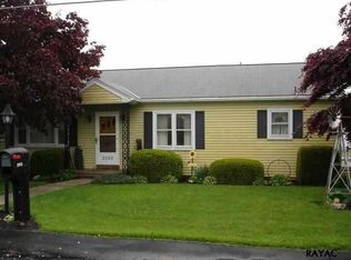 2050 Yingling Dr, Spring Grove, PA 17362