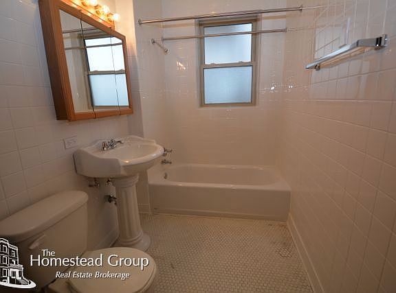 5th image of 3548 N Bosworth Ave APT 03