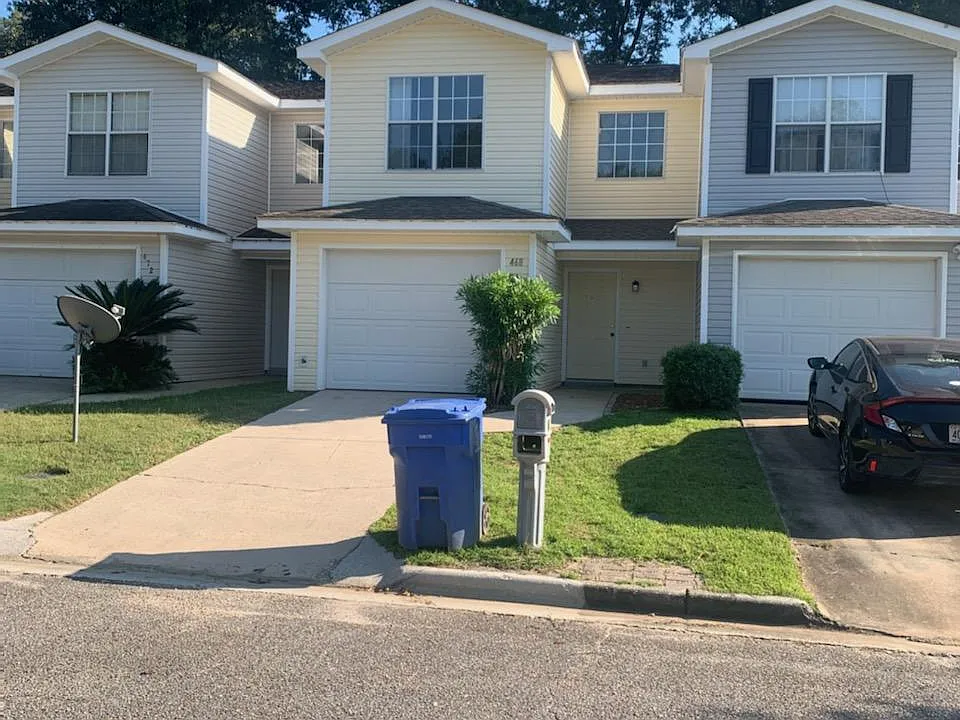 468 Sandy Oak Dr