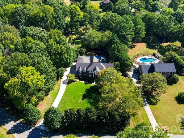 4301 Horseshoe Bnd, Matthews, NC 28104