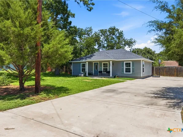 554 W Austin St, Luling, TX 78648