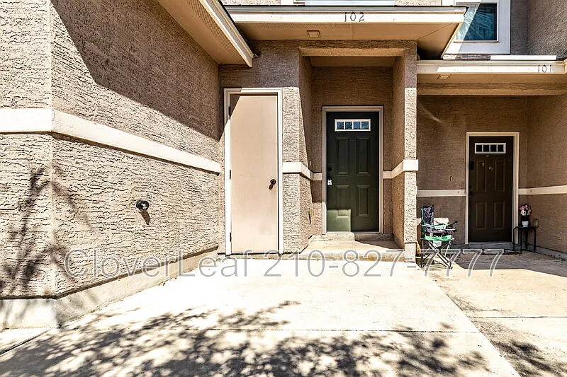 3 bed, 2.5 bath, 1191 sqft, $1,350 — Photo 2