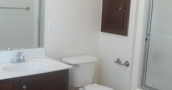 The master bedroom upstair's bathroom